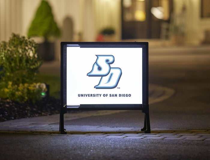 USD Primary Mark White Yardsy Sign