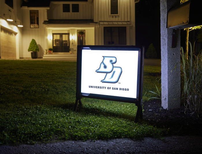 USD Primary Mark White Yardsy Sign
